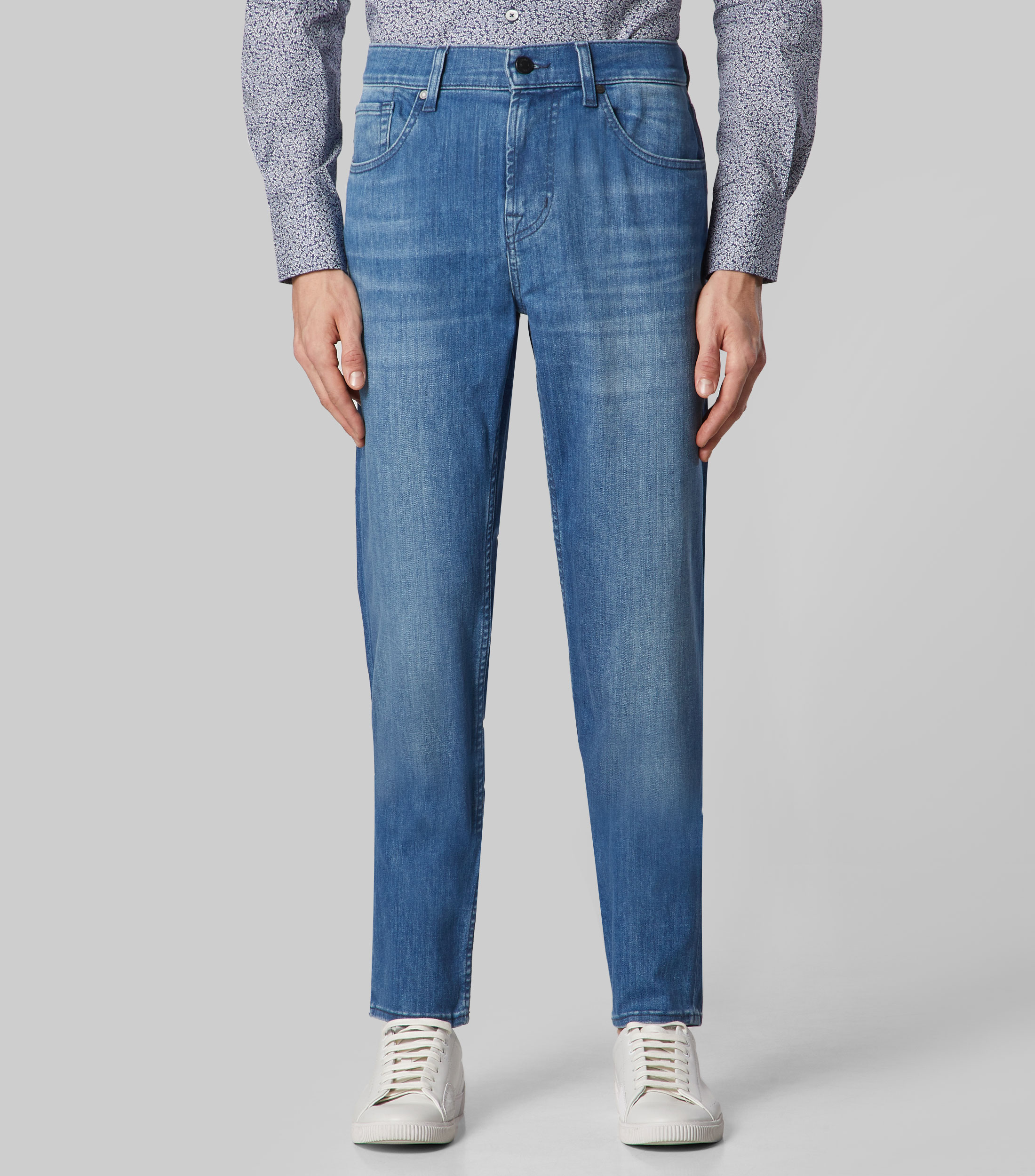 Jeans Luxe performance de corte Modern Slim Hombre